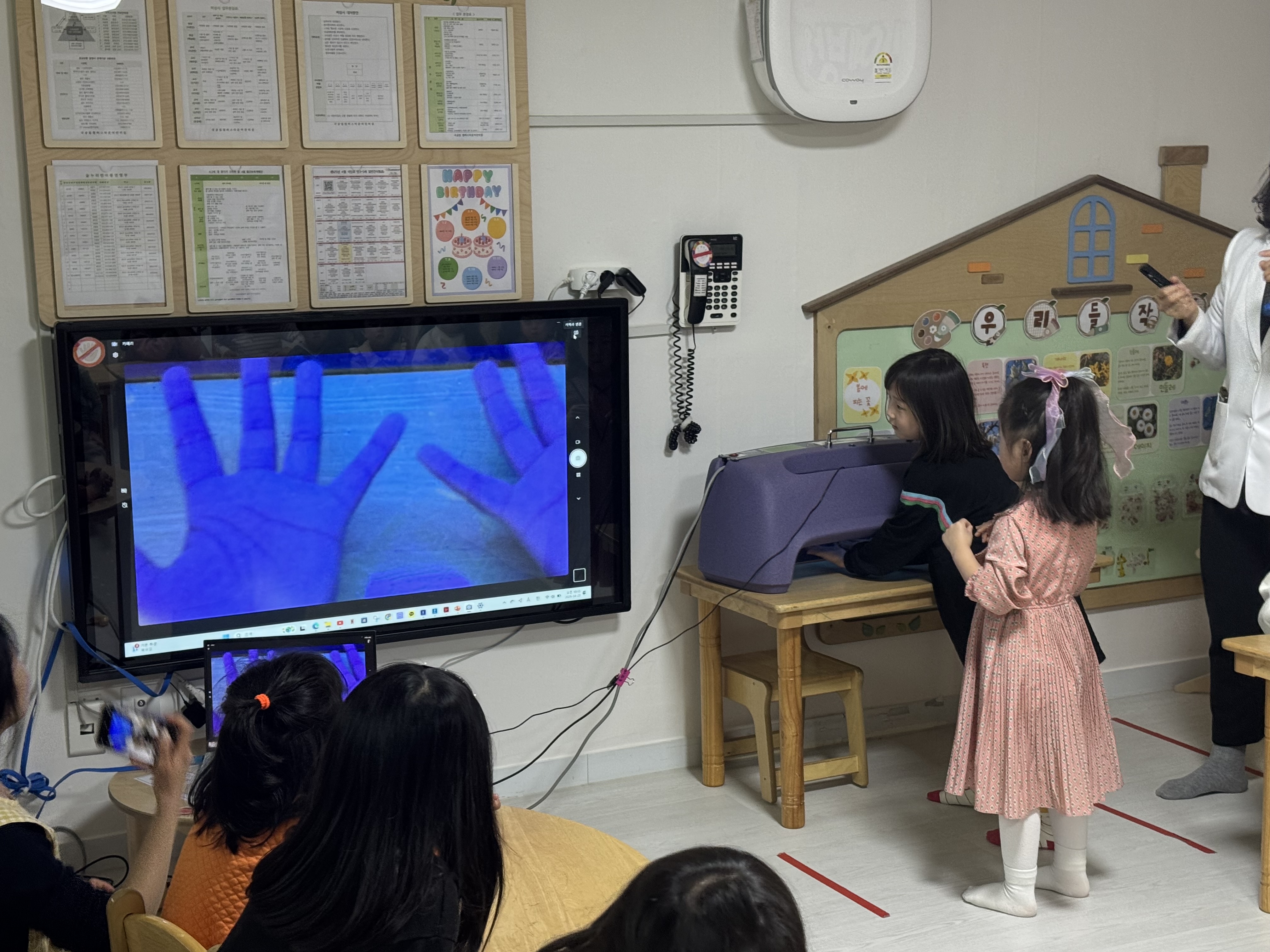 연수구는 감염병에 취약한 어린이들의 감염병 예방 역량을 강화하기 위해 다음 달 20일까지 지역 내 어린이집 유치원을 대상으로 찾아가는 감염예방 연수교실 참여기관을 모집한다